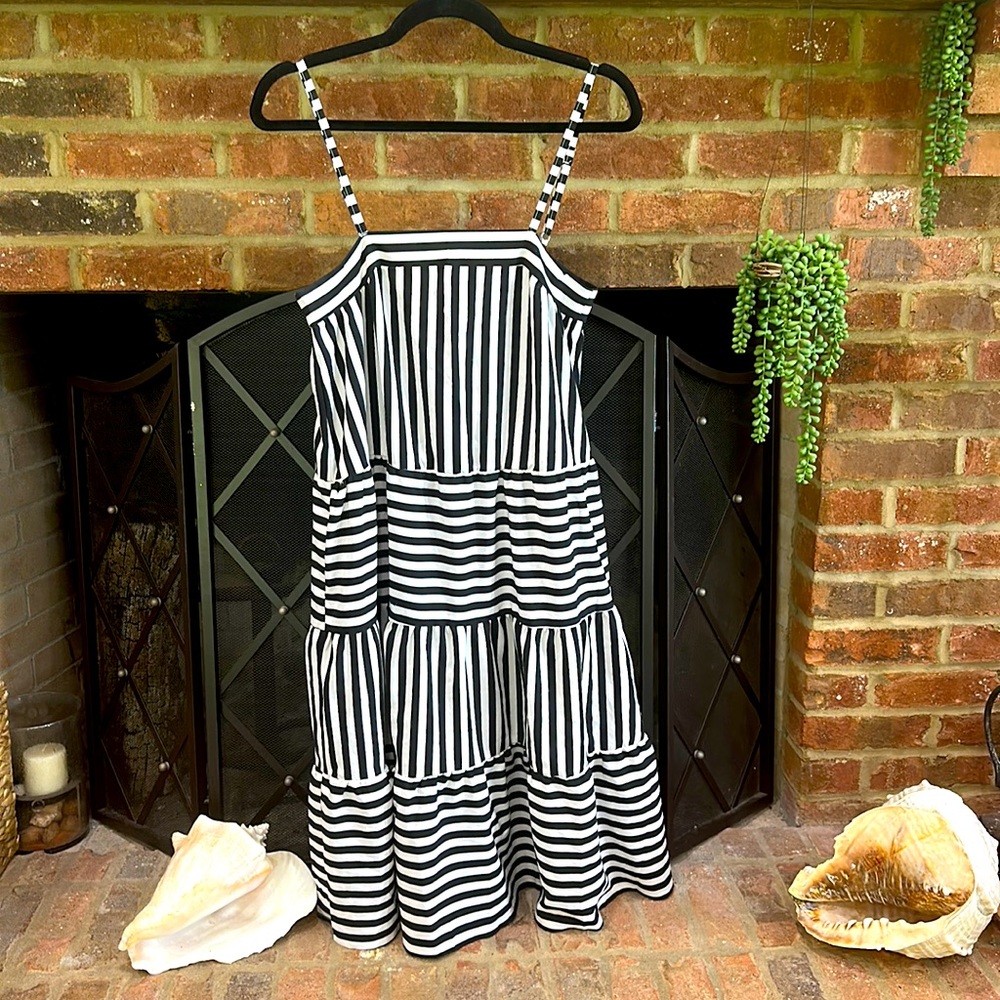 NWOT Black & White Stripe Midi Dress w/ Pearl Buttons Small